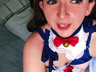 Snowwhite Can Sing and Squirt at the Same Time