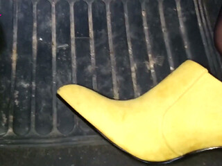 Soft Revving in Yellow Boots and Black Pantyhose