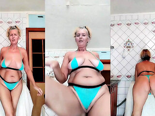 A Favorite Sea-colored Swimsuit Decorates Your Body with Your Own Hands.