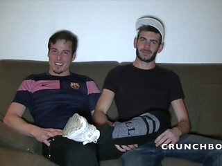 Zeus Varas fucked bareback by Axel Max