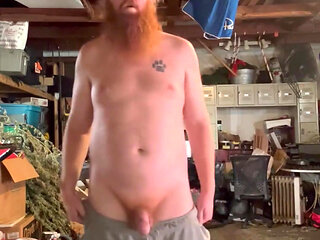 Redneck Needs to Piss!