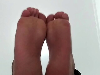 Jerk off with my meaty feet, or can'_t you handle it?
