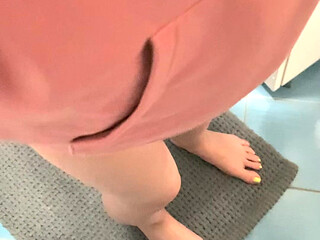 MILF Pee Desperation POV Pissing Woman