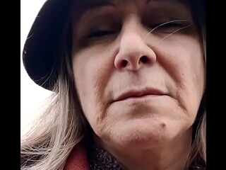 2024 09 27 Esclave F humiliations publiques et exhibition en ville