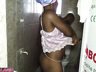 Hot Nigerian Wife Welcomes Husband with Bathroom Blowjob - BBC Action
