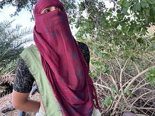 Desi Girlfriend Enjoy Outdoor Sex