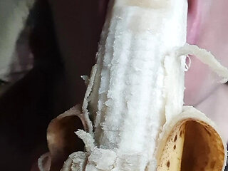 I want this banana in my mouth right now...