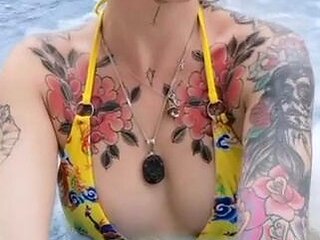 amateur blonde solo webcam