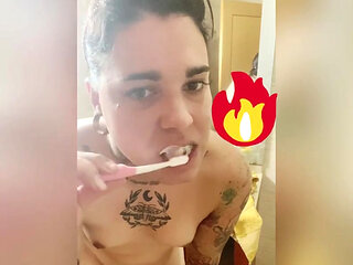 Brushing my teeth naked after taking a shower