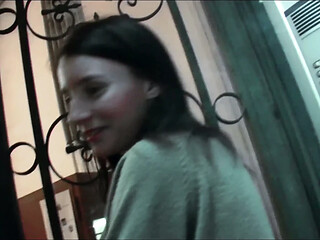 Pauline Cooper Student in Bcn Is Looking for Money