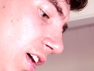 Real Estate Agent Fucks His Busty Arab Client Yasmina Khan