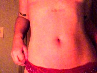 Amateur Webcam Babes Going Solo