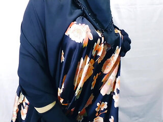 Muslim Hijabi Beautiful Housewife Fucking with Neighbor - With Clear Hindi Audio