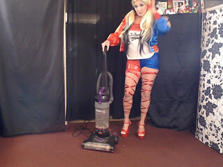 Harley Quinn slut vacuuming