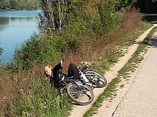 Naughty French Babe Got Fucked in Outdoor Show