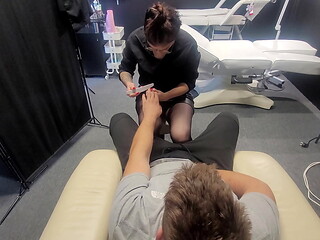 I just come for a manicure, but manicurist prefer to take my dick to mouth and make me blowjob