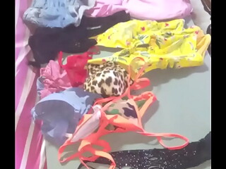Toda mi ropita de nena y consoladores