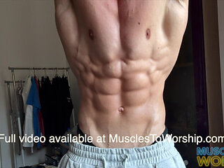 19 year old Muscle God Worship