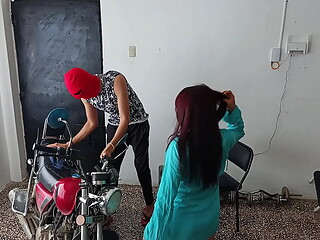 exclusive!! I seduce my neighbor while he'_s cleaning his motorcycle.