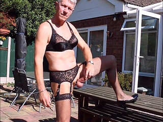 More crossdressing wank n cum fun outdoors