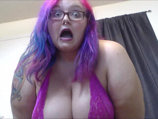 Voyeur on Juicy BBW Goddess Giantess Sara Star