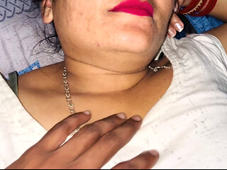 pink lipstick wali bhabhi ka chut chaat liya