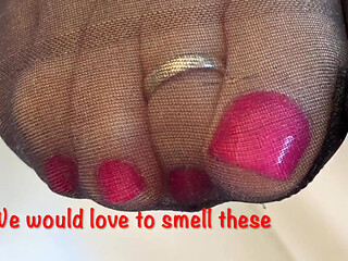 Mrs Mature Feet Teasing You All with Her Cute Toes 397