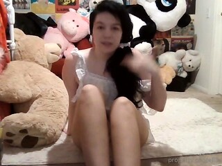 Brunette Solo Webcam Masturbation