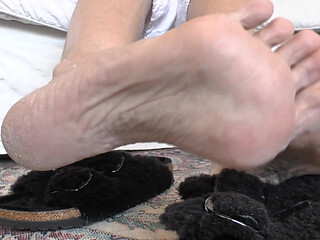Aha, You've Got a Foot Fetish Today! Sniffing Feet and Cumming