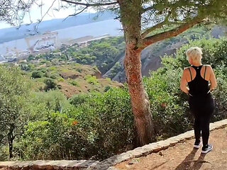 I Like to Show off in the Middle of Nature Who Knows You May Pass by and Hm