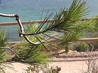 Dick Flash - I Pull Out My Cock in Front of a French Girl... Beach Path and She Helps Me Cum in Mounth Caught!!!