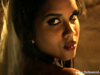 Indian Bharat Natyam dancer undresses for wild sex