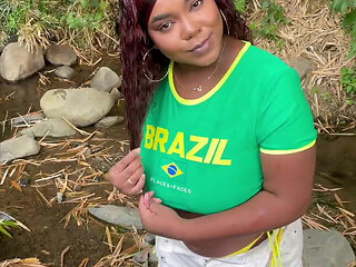 I Help Stranger and She Wanted to Go to the Woods to Have Sex with Me and We Almost Got Caught