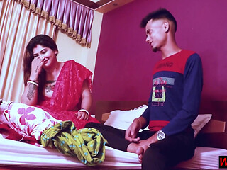 18yr Tailor Boy Tricked Sex with Nri Rich Wife! Desi Naughty Wife