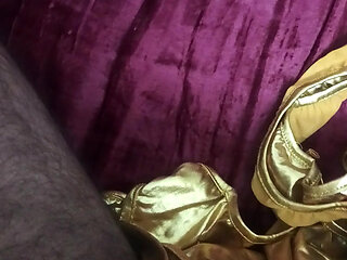 Silky satin kapda me to maja aata h desi land ki malish