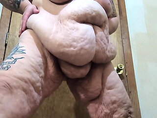 It's a Cum Bath Splash When She's Fucks Her Box Dripping to Her Ass