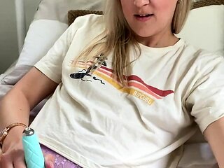 Jessy funny amateur teen brunette toying