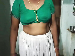 Hot  aunty doing bowlojab har hasbend coke at bathroom time
