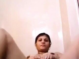 Notorious Kannada clezzie aunty shaila online hump converse with her clints