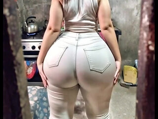 Vecina big ass limpiando