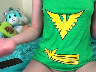 Brunette Solo Webcam Masturbation