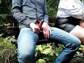 Risk! Outdoor Handjob with Sexy Ukrainian Mommy Makes Him Cum on Big Ass