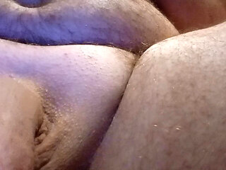 Me snacking my balls