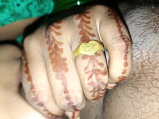 Bhabhi ke muh me lund dal diya
