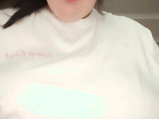 BBW Gamer Girl Masturbating Her Fat Pussy