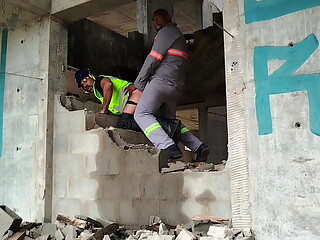 Pausa no trabalho pra fuder com o oper&aacute_rio da el&eacute_trica