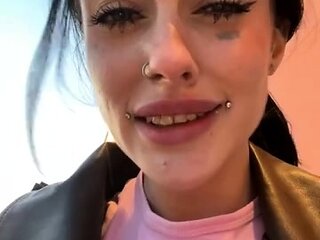 Melissa_crazy pussy and boobs in public