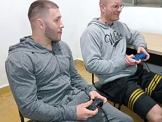 Carmona e Victor Ferraz jogando pelado