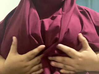 Muslim hijabi naughty wife