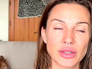 5 REASONS WHY GIRLS DON'_T CUM